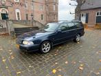 Volvo V70 2.4 170PK AUT 1999 Blauw, APK, airco!, Zwart, Blauw, 2435 cc, 1600 kg