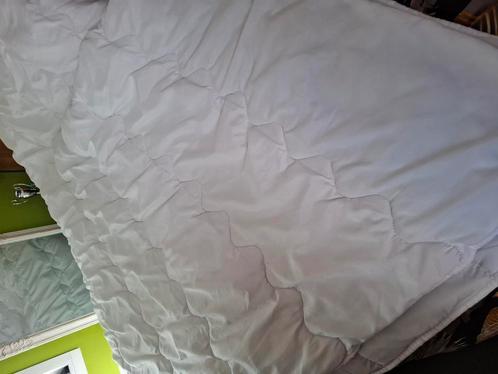 4 seasons dekbed 240220 met Gratis overtrekken!, Huis en Inrichting, Slaapkamer | Beddengoed, Zo goed als nieuw, Deken of Dekbed