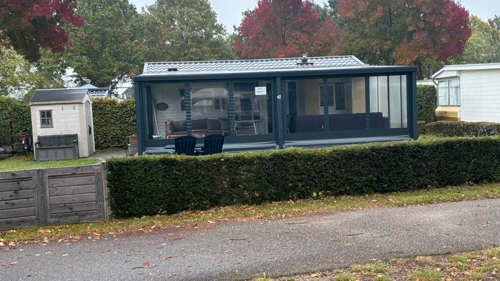 Stacaravan met grote serre op Recreatiepark de leistert, Caravans en Kamperen, Stacaravans, Ophalen