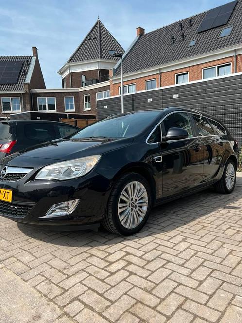 Opel Astra 1.6 85KW Sports Tourer 2011 Zwart, Auto's, Opel, Particulier, Astra, Benzine, B, Stationwagon, Handgeschakeld, Geïmporteerd