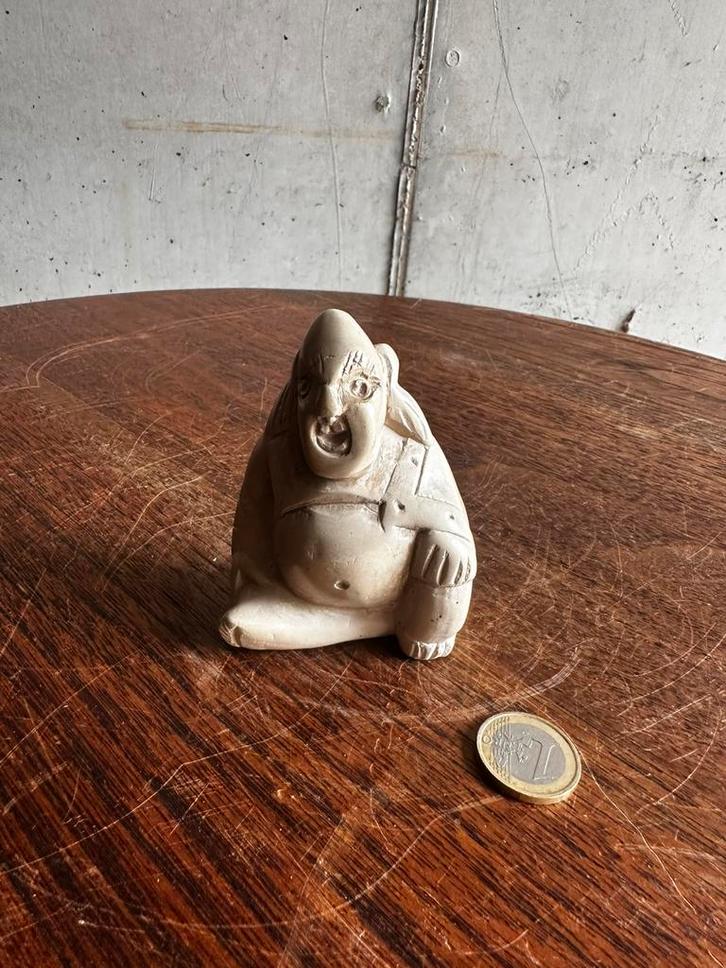 Handgesneden stenen beeldje – folk art figuur, Verzamelen, Beelden en Beeldjes, Zo goed als nieuw, Ophalen of Verzenden