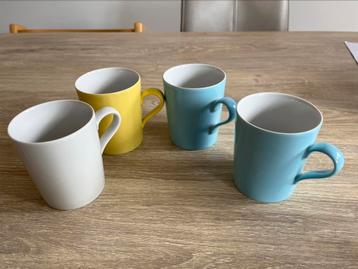 Tric Arzberg 4 mokken blauw, geel en wit  beschikbaar voor biedingen