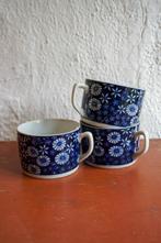 drie kleine vintage blauwwitte theekopjes van porselein +, Verzenden