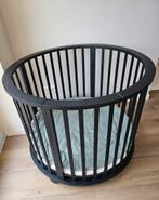 Box met matras en 2 boxkleden, Ophalen, Gebruikt, Rond, In hoogte verstelbaar