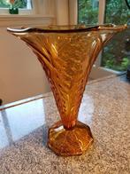 Amberkleurige glazen vaas Belgisch hoogte 19,5 cm, Antiek en Kunst, Antiek | Glas en Kristal, Ophalen