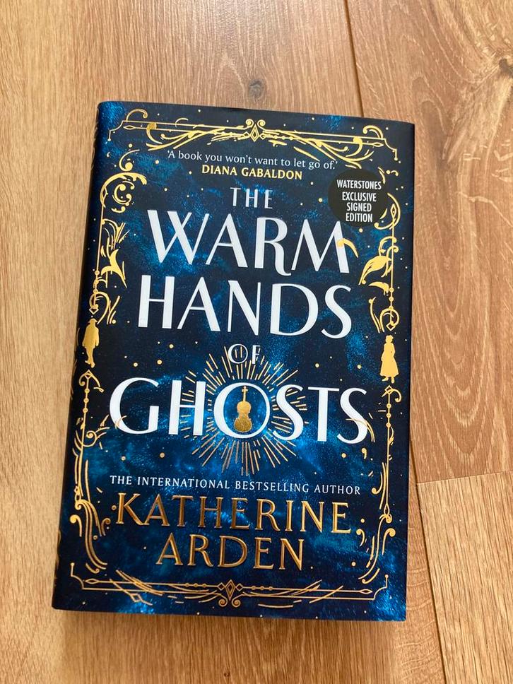 Waterstones Katherine Arden - The Warm Hands Of Ghosts SE, Boeken, Fantasy, Ophalen of Verzenden