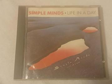 cd's SIMPLE MINDS - Life in a Day & Good news from the next  beschikbaar voor biedingen