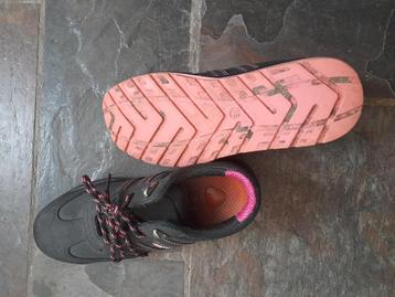 Werkschoenen (dames) maat 38, S1, merk Urgent beschikbaar voor biedingen