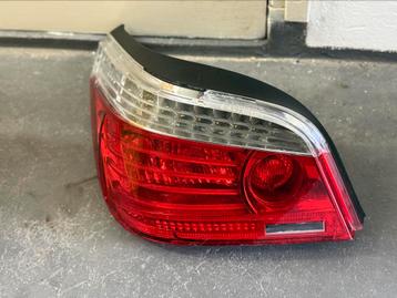 BMW E60 LCI Achterlicht Links - Kapot Glass beschikbaar voor biedingen