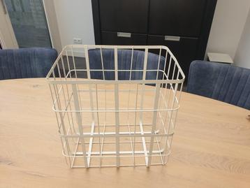 Metalen Mand - Wit beschikbaar voor biedingen