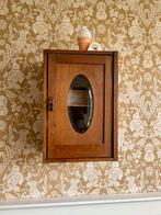 Vitrinekastje, wandkastje, hangkastje met ovaal glas, Antiek en Kunst, Antiek | Meubels | Kasten, Ophalen of Verzenden