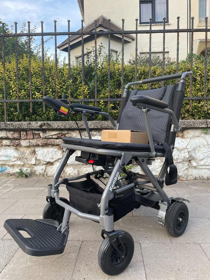 Opvouwbare elektrische rolstoel - Invacare Kompas nieuwstaat, Diversen, Rolstoelen, Zo goed als nieuw, Elektrische rolstoel, Inklapbaar