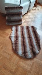 Nep bont kussen & kleed setje, Huis en Inrichting, 50 tot 100 cm, Bruin, Ophalen of Verzenden, Zo goed als nieuw