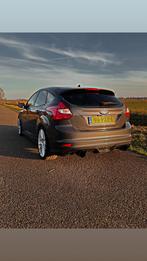 Ford Focus 1.6 Ecoboost titanium BOMVOL OPTIES, Auto's, 1596 cc, Stof, 4 cilinders, Handgeschakeld