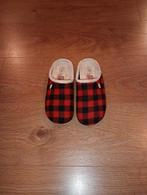 Mooie rood geblokte pantoffels Hot Potatoes mt 35, Gebruikt, Hot Potatoes, Overige typen, Ophalen of Verzenden