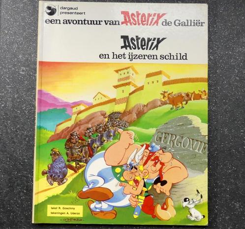 Asterix en het ijzeren schild Albert Uderzo en René Goscinny, Boeken, Stripboeken, Gelezen, Eén stripboek, Ophalen of Verzenden