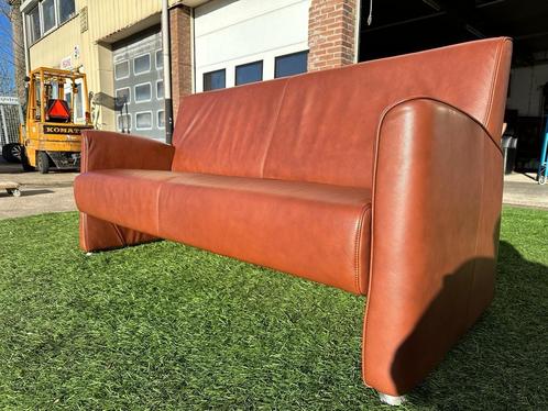 Bank SENIOREN 2,5 zit bruin leer bankstel design sofa ZGAN, Huis en Inrichting, Stoelen, Zo goed als nieuw, Hout, Leer, Metaal