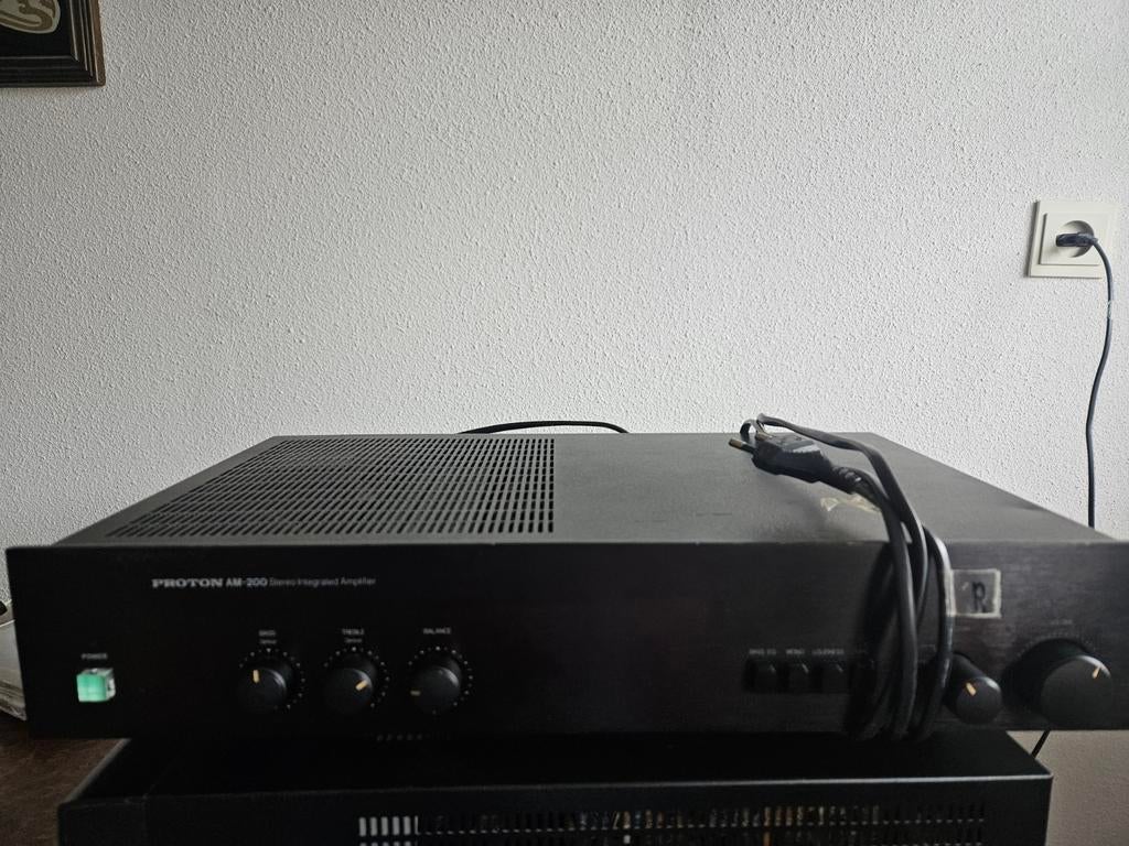 Proton AM-200 geïntegreerde versterker – audiofiel – high cu, Audio, Tv en Foto, Versterkers en Receivers, Gebruikt, 60 tot 120 watt