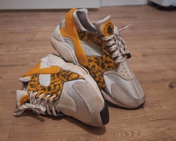 Nike Air Huarache WM Tortoise Shell 44.5 (29cm, valt klein)  beschikbaar voor biedingen