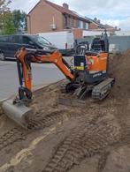 Minigraver met machinist, Diensten en Vakmensen, Tuinmannen en Stratenmakers