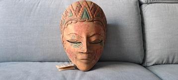 Wood Batik Masker by Bimo Kurdo  beschikbaar voor biedingen