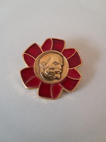 speldje met kop Lenin op rozet  beschikbaar voor biedingen