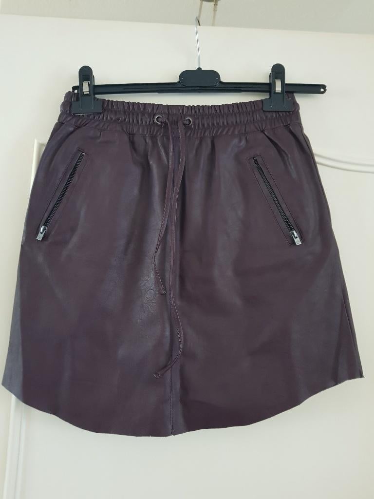 @ Bordeaux rode leatherlook rok met zakken maat s, Ophalen of Verzenden, Zo goed als nieuw, Maat 36 (S), Boven de knie