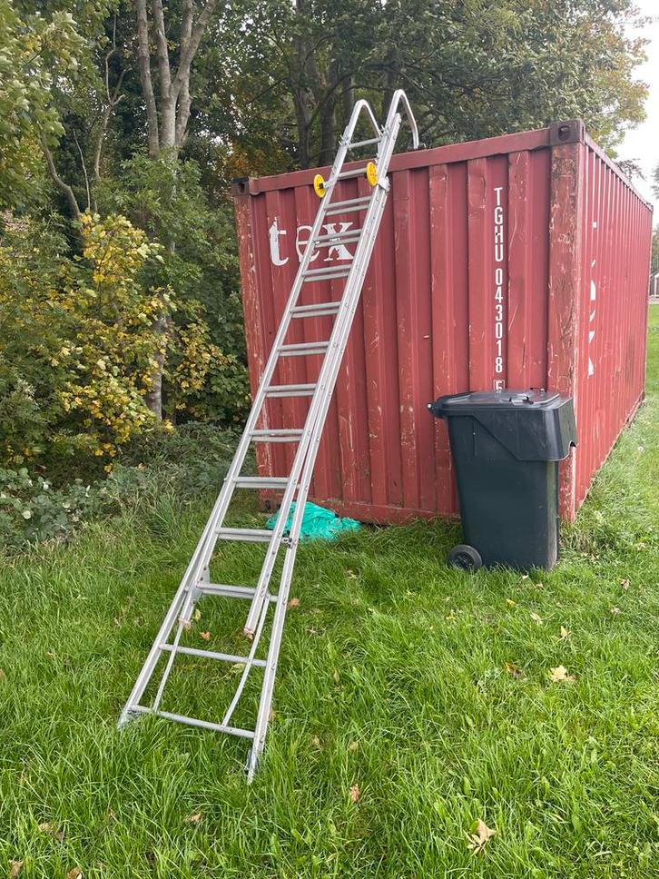 Ladder 24 treden met nokhaak, Doe-het-zelf en Verbouw, Ladders en Trappen, Gebruikt, Ladder, 2 tot 4 meter, Opvouwbaar of Inschuifbaar