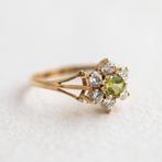 Vintage 9K cluster ring peridot & CZ - 17, Ophalen of Verzenden, Zo goed als nieuw, 17 tot 18, Met edelsteen