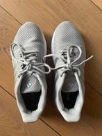Adidas schoenen maat 36 en een half, Ophalen, Zo goed als nieuw