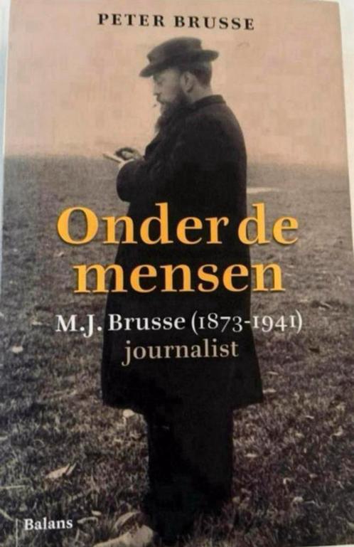 PETER BRUSSE ONDER DE MENSEN M.J BRUSSEE (1873-1941), Boeken, Overige Boeken, Zo goed als nieuw, Ophalen of Verzenden