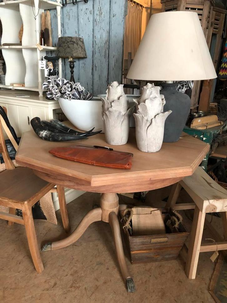 Landelijke tafel jaren 40 met koperen details, Antiek en Kunst, Antiek | Meubels | Tafels, Ophalen