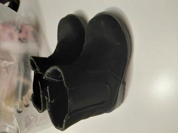 Leuke laarsjes maat 20/21 beschikbaar voor biedingen