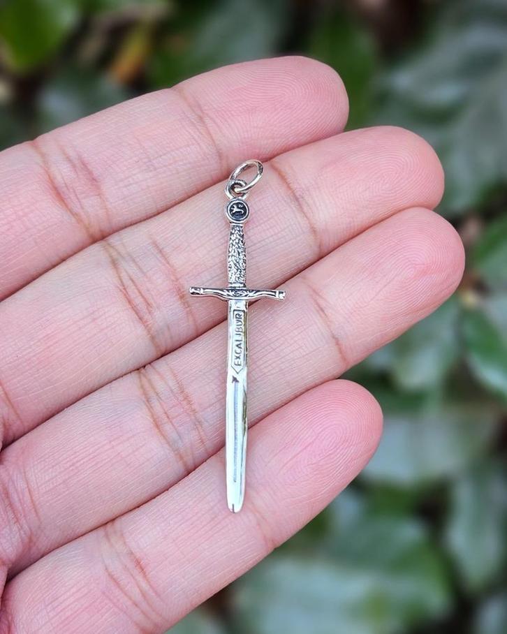 Excalibur Zwaard Hanger Arthur - Echt Zilver, Sieraden, Tassen en Uiterlijk, Kettinghangers, Nieuw, Zilver, Zilver, Verzenden