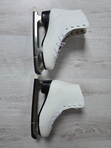 Oxcelo kunstschaatsen  beschikbaar voor biedingen