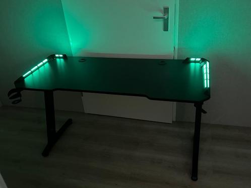 Game bureau met LED verlichting, Huis en Inrichting, Bureaus, Zo goed als nieuw, Bureau, Ophalen