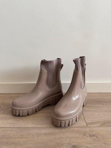 Brand New Chunky Rain Boots (Size 37) beschikbaar voor biedingen