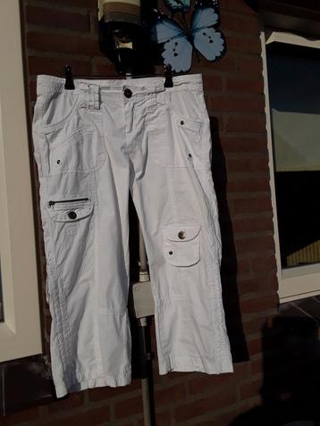 Prachtige zomer capri van COLOURS of the world, 38 wit
 beschikbaar voor biedingen
