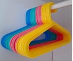 32 gekleurde kinderkledinghangers, Kinderen en Baby's, Kinderkamer | Inrichting en Decoratie, Ophalen, Nieuw, Overige typen