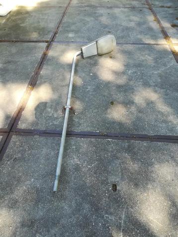 Buitenlamp 80watt beschikbaar voor biedingen