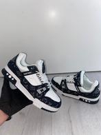 Lv Trainers, Kleding | Heren, Schoenen, Zwart, Ophalen of Verzenden, Zo goed als nieuw, Louis Vuitton