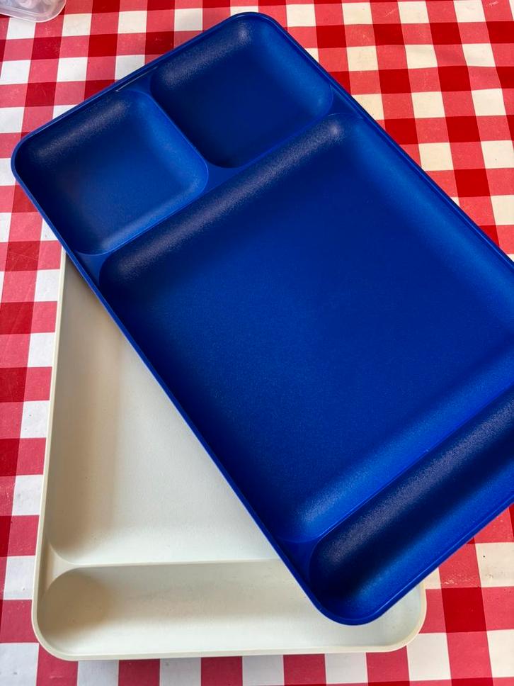 Tupperware variablad dienblad vakkenbord laptray kinderbord, Huis en Inrichting, Keuken | Tupperware, Gebruikt, Overige typen