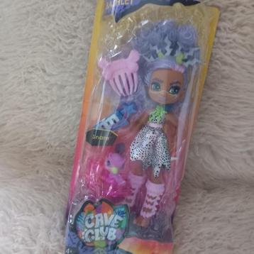 Cave Club pop Bashley nieuw  beschikbaar voor biedingen