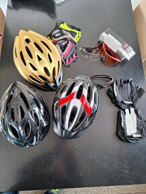 Diverse fietsspullen, fietshelmen, brillen, handschoenen., Fietsen en Brommers, Fietsaccessoires | Fietshelmen, Gebruikt, Ophalen