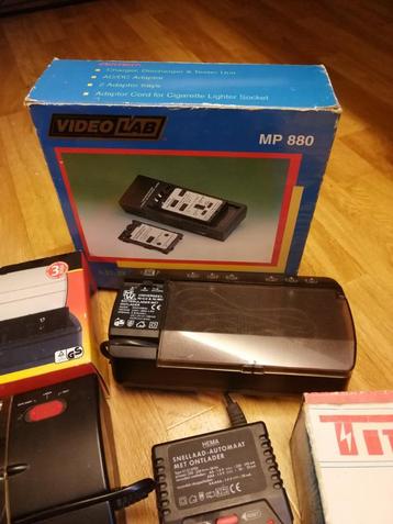 Diverse laders met ontladers beschikbaar voor biedingen