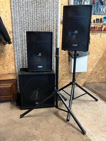 Complete Vonx DJ Set - Mixer, Subwoofer, Speakers beschikbaar voor biedingen