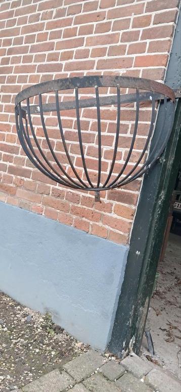 Muur voerbak/bloembak beschikbaar voor biedingen