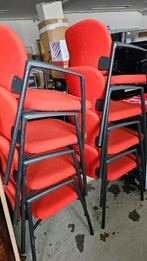 Stapelbare rode stoelen - ideaal als bijzetstoel, Gebruikt, Ophalen of Verzenden, Metaal, Modern