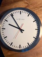 Nextime klok zilver wit zwart 44cm, Huis en Inrichting, Woonaccessoires | Klokken, Ophalen, Wandklok