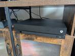 Xbox One X Met Games & controller - 1TB, Ophalen of Verzenden, Zo goed als nieuw, 1 TB, Met 1 controller
